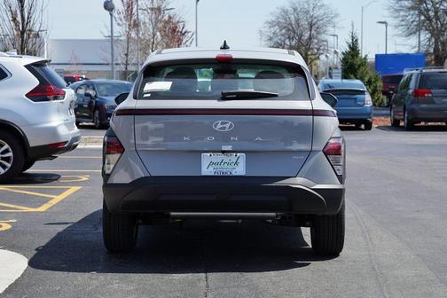 2025 Hyundai KONA SE