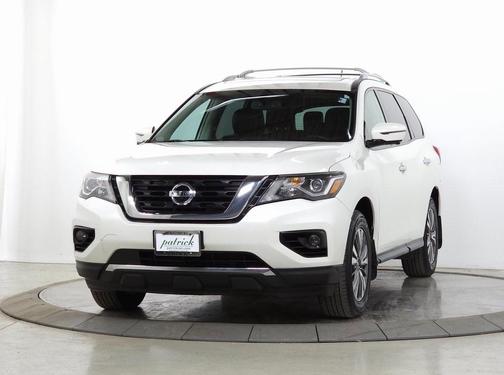 2017 Nissan Pathfinder SL