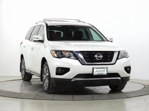 2017 Nissan Pathfinder SL