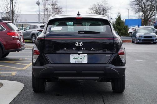 2025 Hyundai KONA SE