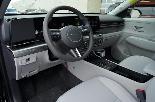 2025 Hyundai KONA SE