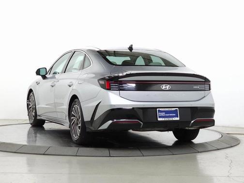 2024 Hyundai SONATA Hybrid Limited