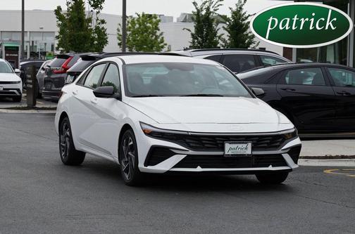 2025 Hyundai ELANTRA HEV SEL
