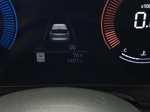 2024 Hyundai KONA SE