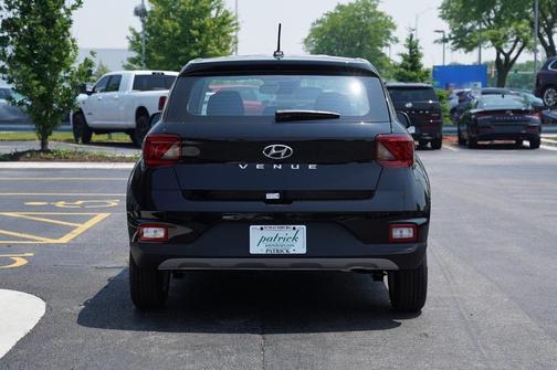 2025 Hyundai VENUE SE
