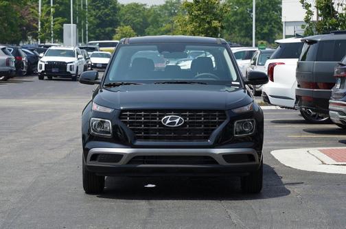 2025 Hyundai VENUE SE