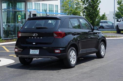 2025 Hyundai VENUE SE