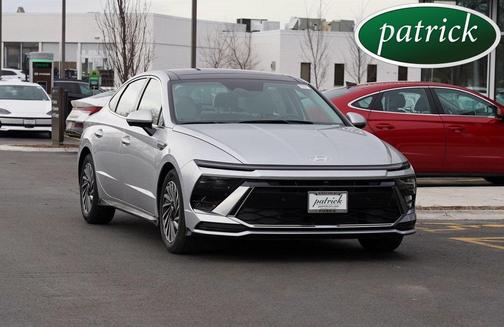 2025 Hyundai SONATA Hybrid Limited