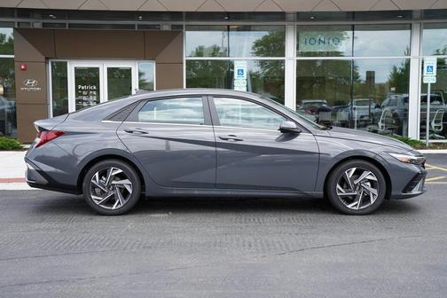 2025 Hyundai ELANTRA Limited