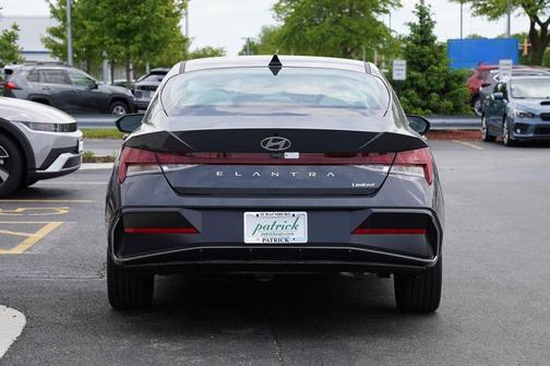 2025 Hyundai ELANTRA Limited
