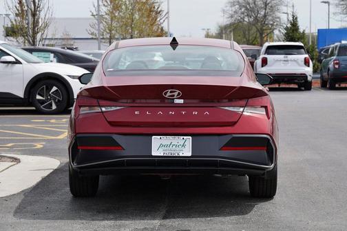 2025 Hyundai ELANTRA SEL Convenience