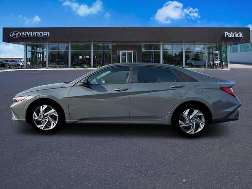 2025 Hyundai ELANTRA HEV SEL