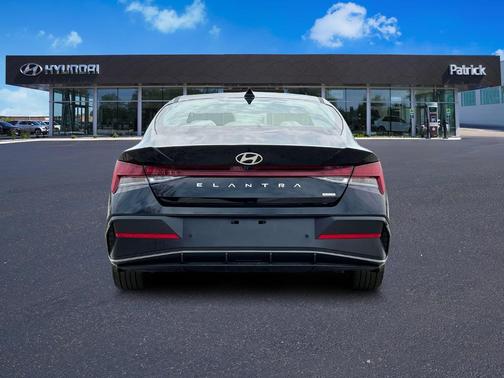 2025 Hyundai ELANTRA HEV Limited