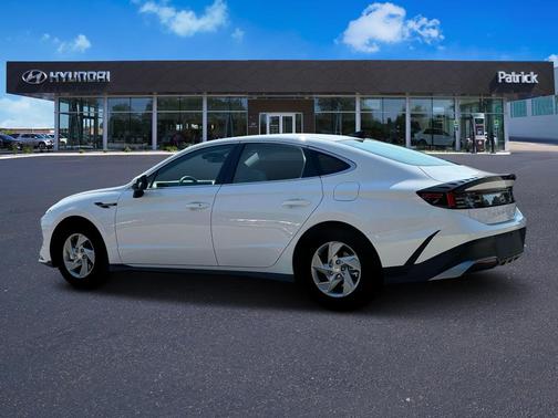 2025 Hyundai SONATA SE