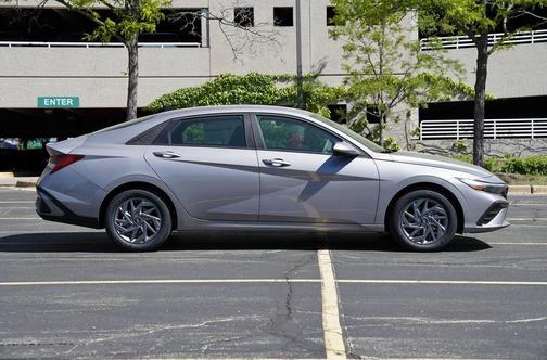 2025 Hyundai ELANTRA HEV Blue