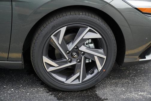 2025 Hyundai ELANTRA HEV Limited