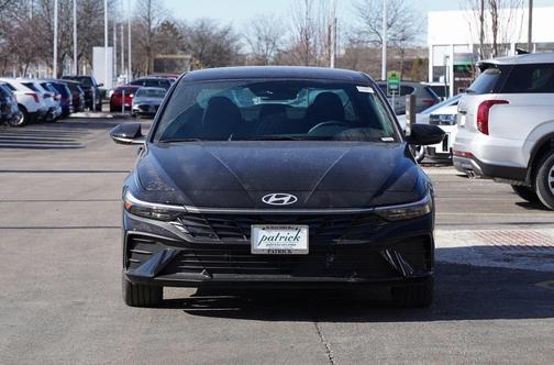 2025 Hyundai ELANTRA HEV SEL