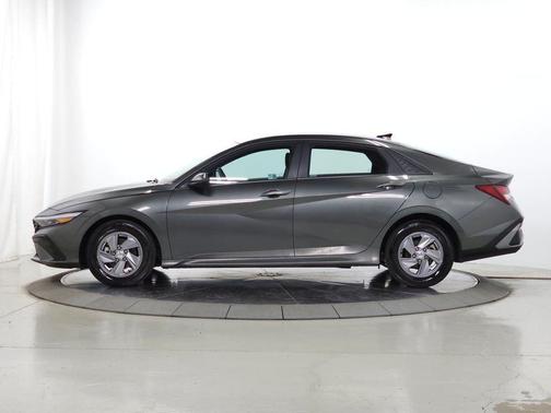 Amazon Gray 2024 Hyundai ELANTRA SE