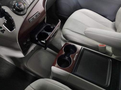 2014 Toyota Sienna XLE