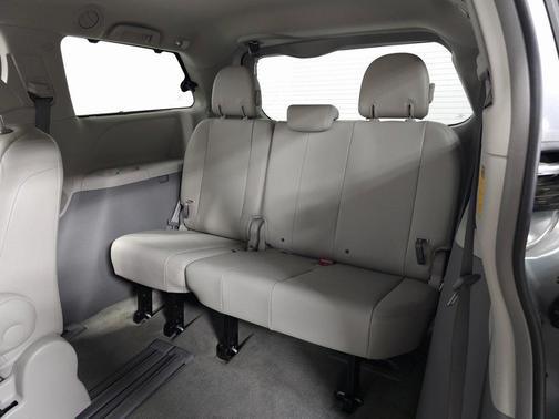 2014 Toyota Sienna XLE