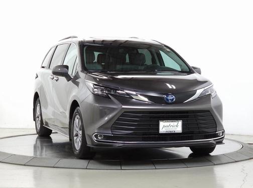 2023 Toyota Sienna XLE