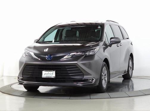 2023 Toyota Sienna XLE