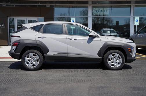 2025 Hyundai KONA SE