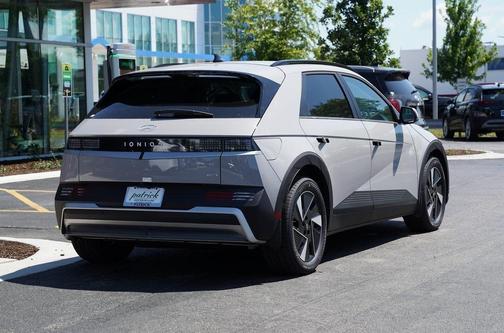 2025 Hyundai IONIQ 5 SEL