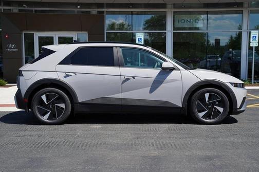 2025 Hyundai IONIQ 5 SEL