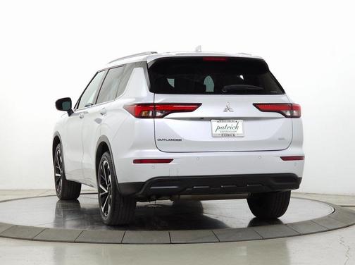 2023 Mitsubishi Outlander SEL