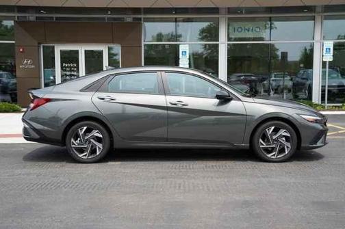 2025 Hyundai ELANTRA HEV SEL