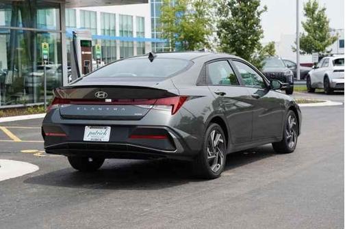 2025 Hyundai ELANTRA HEV SEL