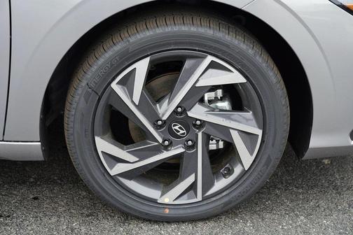 2025 Hyundai ELANTRA HEV SEL