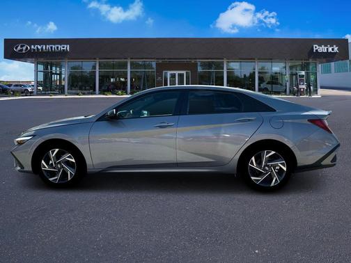 2025 Hyundai ELANTRA HEV SEL