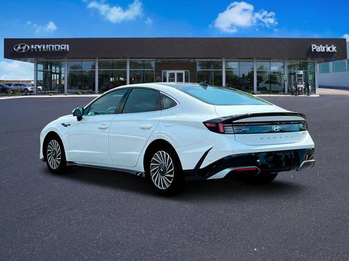 2025 Hyundai SONATA Hybrid Limited