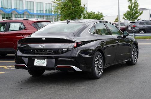 2025 Hyundai SONATA Hybrid Limited