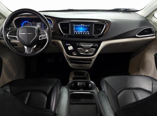 2020 Chrysler Voyager LXI