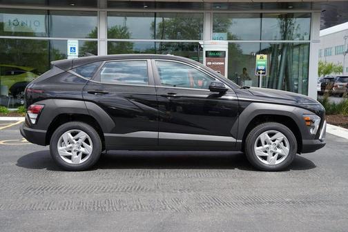 2025 Hyundai KONA SE