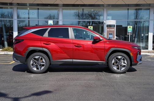 2025 Hyundai TUCSON SEL
