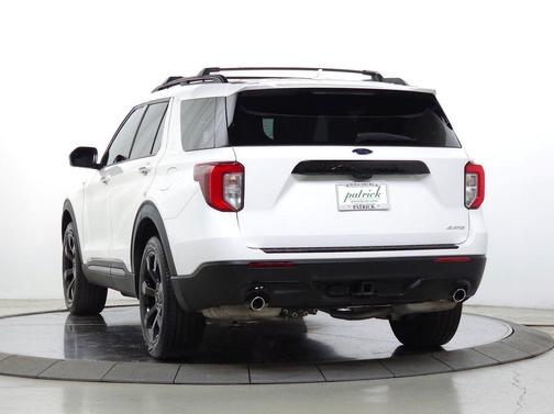 Star White 2023 Ford Explorer ST-Line