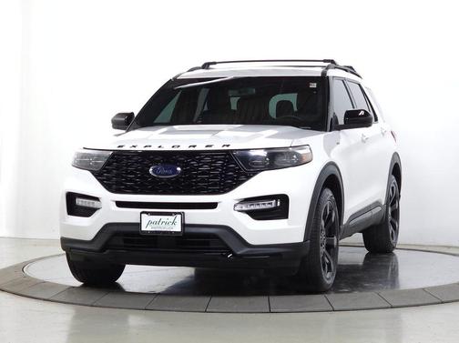 Star White 2023 Ford Explorer ST-Line