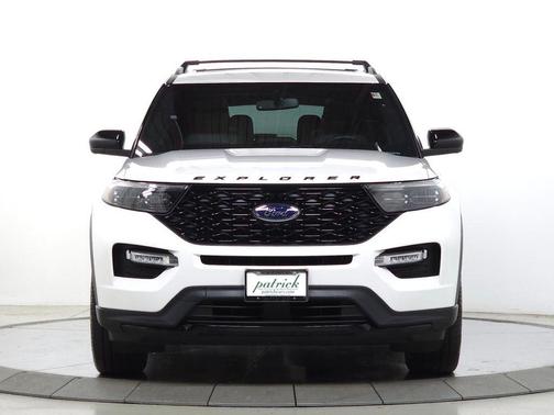 Star White 2023 Ford Explorer ST-Line