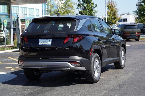 Phantom Black 2026 Hyundai TUCSON SE