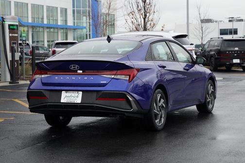 2025 Hyundai ELANTRA HEV SEL