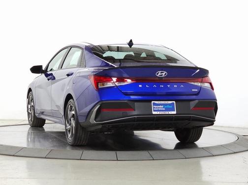 2025 Hyundai ELANTRA HEV SEL