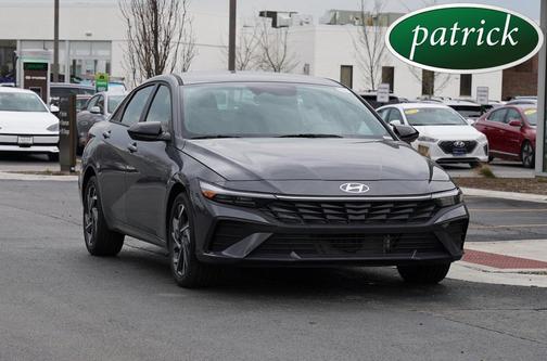 2025 Hyundai ELANTRA HEV SEL