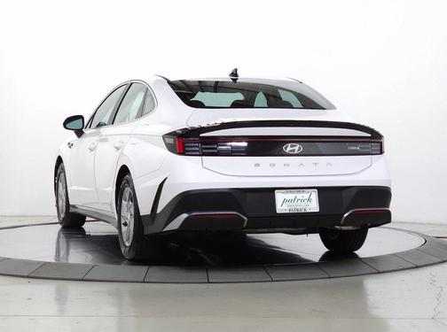 2025 Hyundai SONATA SE
