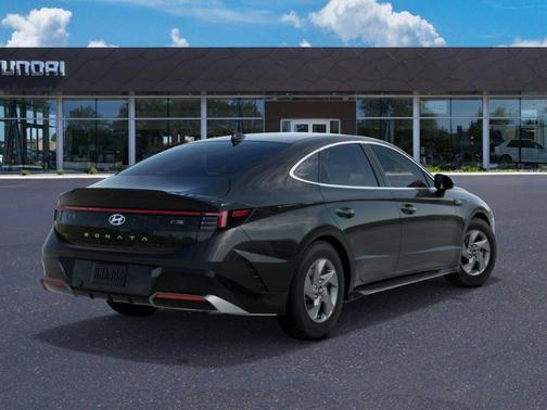 2025 Hyundai SONATA SE