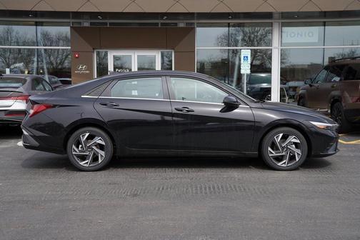 2025 Hyundai ELANTRA HEV Limited