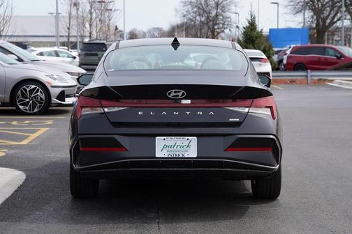 2025 Hyundai ELANTRA HEV Limited